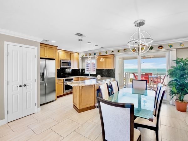 Siesta Key 2 Bedroom Vacation Condo with Ocean Views
