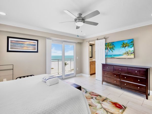 Siesta Key 2 Bedroom Vacation Condo with Ocean Views