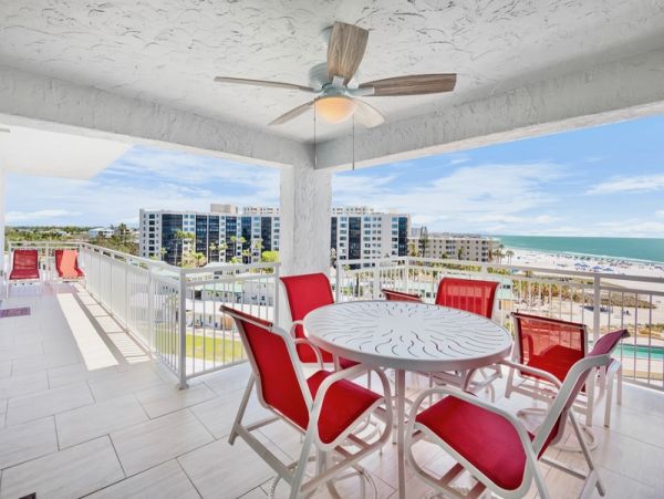 Siesta Key 2 Bedroom Vacation Condo with Ocean Views