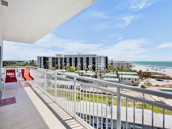 Siesta Key 2 Bedroom Vacation Condo with Ocean Views