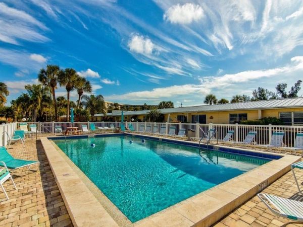 Siesta Key 2 Bedroom Vacation Condo with Ocean Views