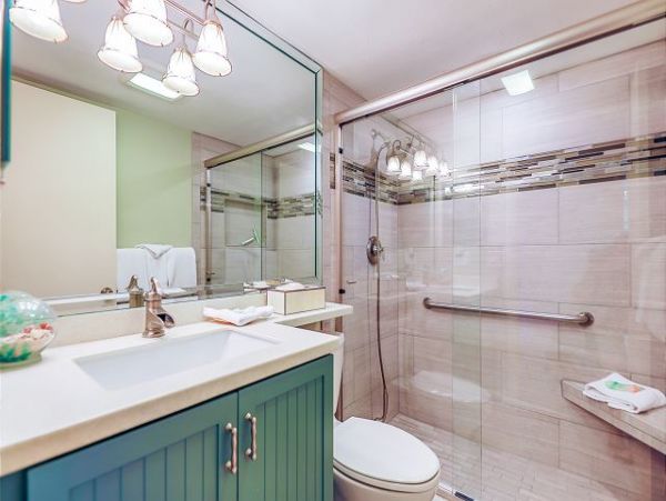 Beachfront Two Bedroom Condo with Great Ocean Views