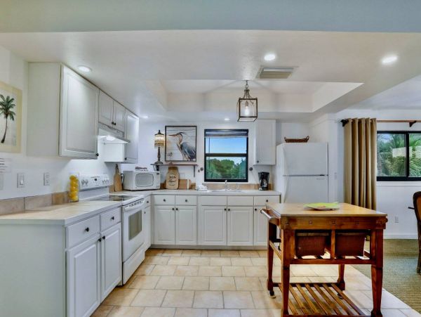 Coastal Penthouse Suite with 1 Bedroom and Full Ocean View