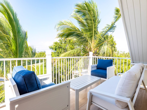 Gorgeous 5 Bedroom Rental with Guest House & Private Pool