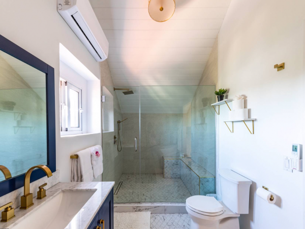 Gorgeous 5 Bedroom Rental with Guest House & Private Pool