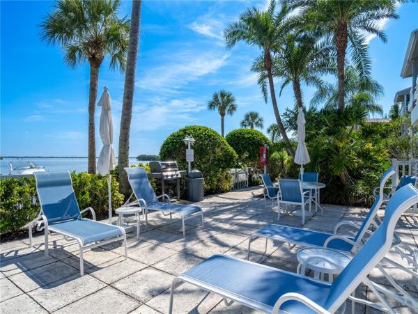 Longboat Key Vacation Condo Two Bedroom Walk to Beach