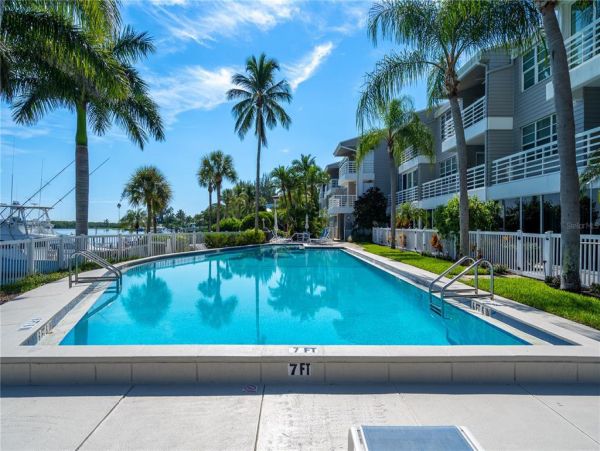 Longboat Key Vacation Condo Two Bedroom Walk to Beach