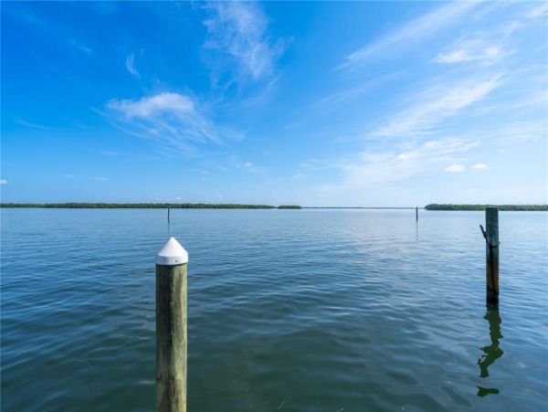 Longboat Key Vacation Condo Two Bedroom Walk to Beach