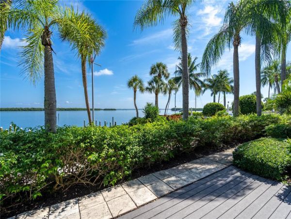 Longboat Key Vacation Condo Two Bedroom Walk to Beach