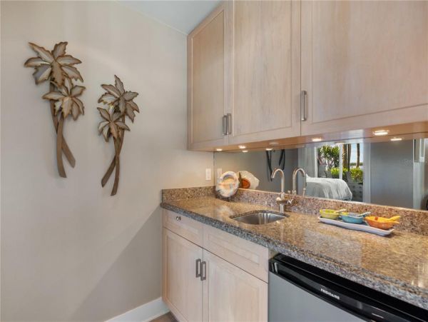 Longboat Key Vacation Condo Two Bedroom Walk to Beach