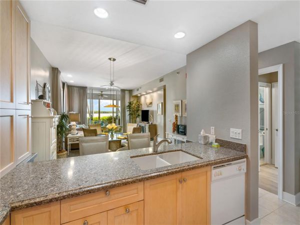 Longboat Key Vacation Condo Two Bedroom Walk to Beach