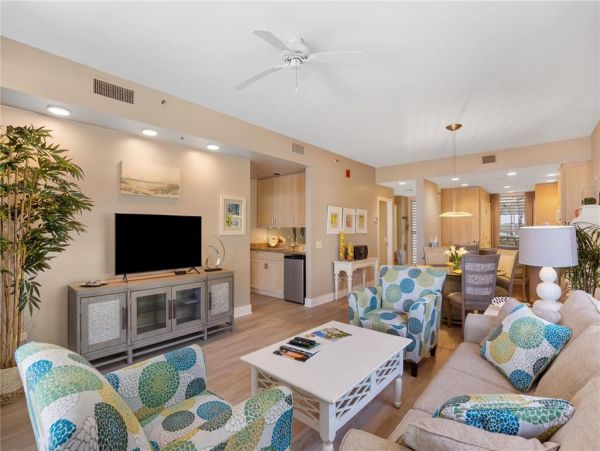 Longboat Key Vacation Condo Two Bedroom Walk to Beach