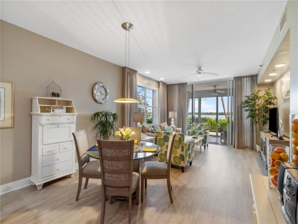 Longboat Key Vacation Condo Two Bedroom Walk to Beach