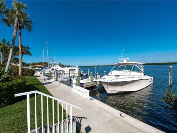 Longboat Key Vacation Condo Two Bedroom Walk to Beach