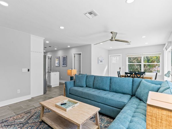 Indian Rocks Vacation Home Three Bedroom Walk to Beach