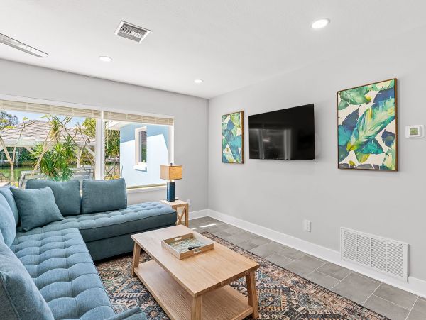 Indian Rocks Vacation Home Three Bedroom Walk to Beach