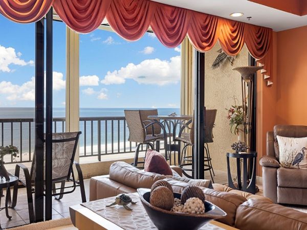 Wonderful Penthouse with Unobstructed Views of Beach & Gulf