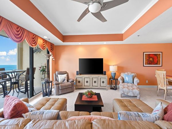 Wonderful Penthouse with Unobstructed Views of Beach & Gulf