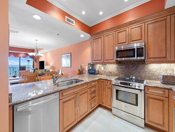 Wonderful Penthouse with Unobstructed Views of Beach & Gulf