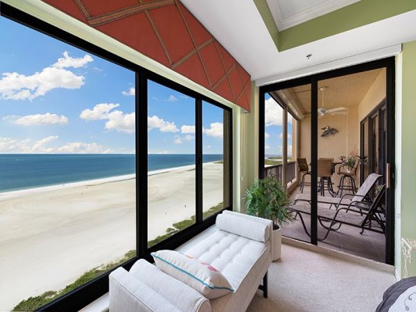 Wonderful Penthouse with Unobstructed Views of Beach & Gulf