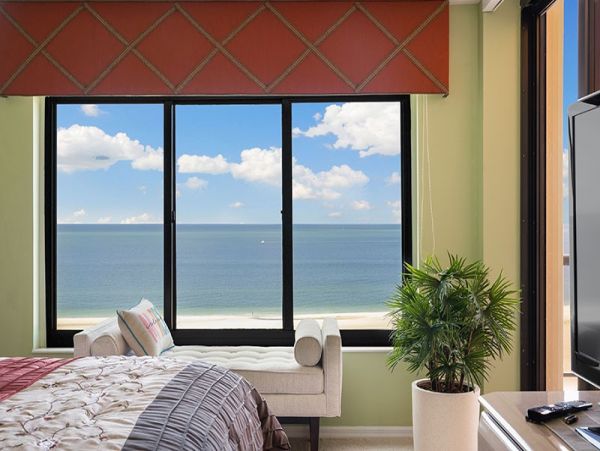 Wonderful Penthouse with Unobstructed Views of Beach & Gulf