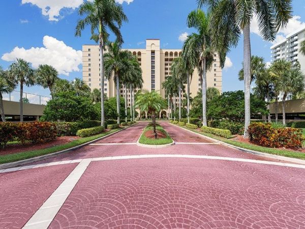 Wonderful Penthouse with Unobstructed Views of Beach & Gulf