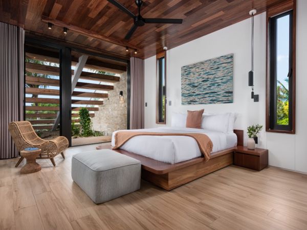 Turks and Caicos Beachfront Vacation Home Six Bedroom