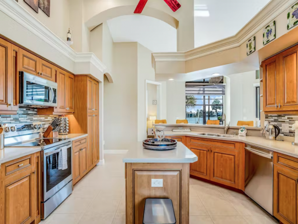 Canalfront Pool Home Near the Beach in Marco Island