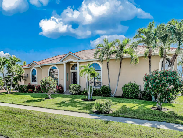 Canalfront Pool Home Near the Beach in Marco Island