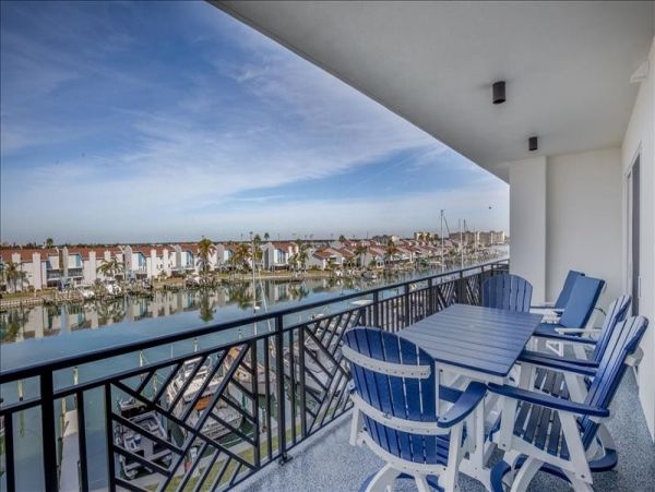 Madeira Beach Vacation Condo Three Bedroom Walk to Beach