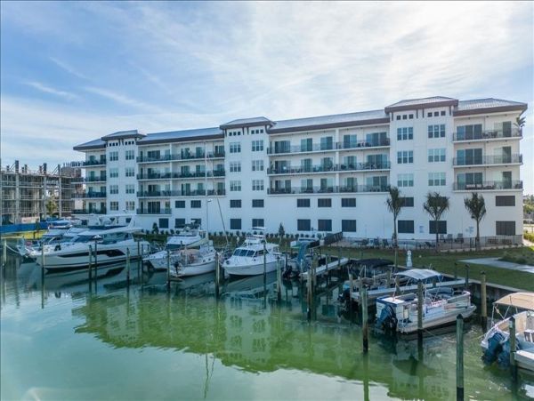 Madeira Beach Vacation Condo Three Bedroom Walk to Beach