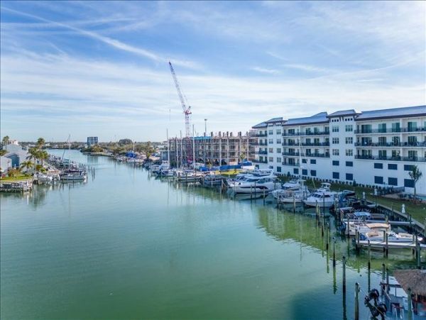 Madeira Beach Vacation Condo Three Bedroom Walk to Beach