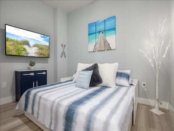 Madeira Beach Vacation Condo Three Bedroom Walk to Beach