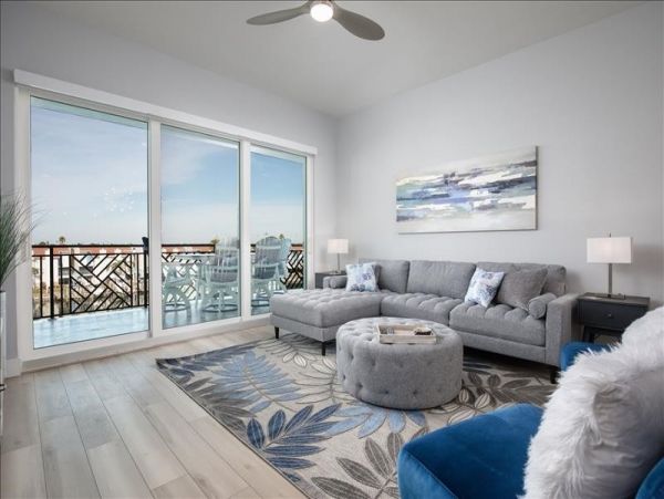 Madeira Beach Vacation Condo Three Bedroom Walk to Beach