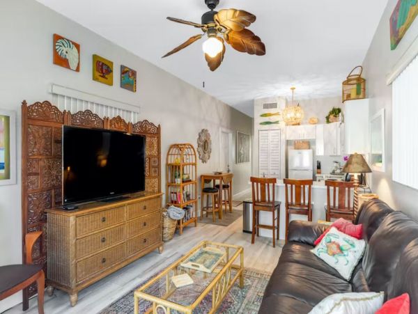 Islamorada Canalfront Vacation Pool Home with Boat Dock