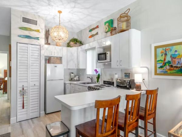 Islamorada Canalfront Vacation Pool Home with Boat Dock