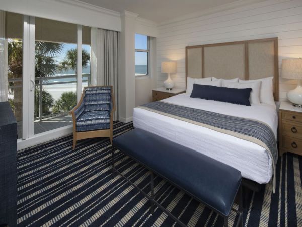 Beach View One Bedroom Luxury Vacation Condo in Longboat Key