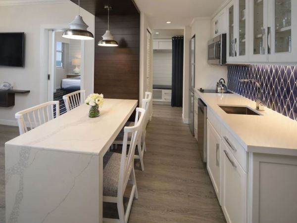 Beach View One Bedroom Luxury Vacation Condo in Longboat Key