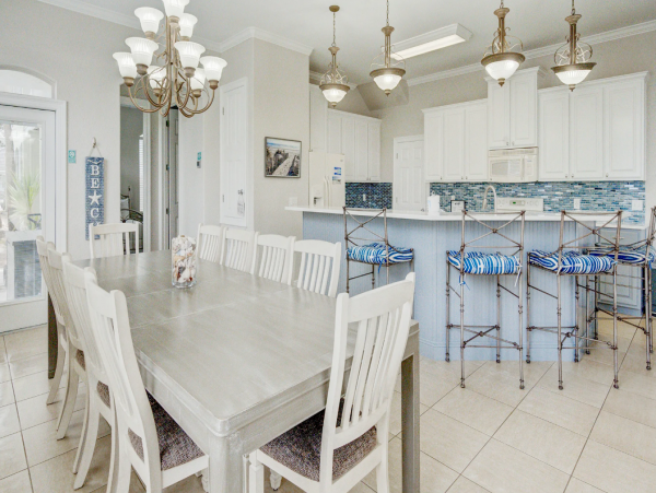 Lovely Home with 5 Bedrooms Plus 2 Bunk Rooms