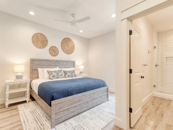 Destin Vacation Home Eight Bedroom Walk to Beach