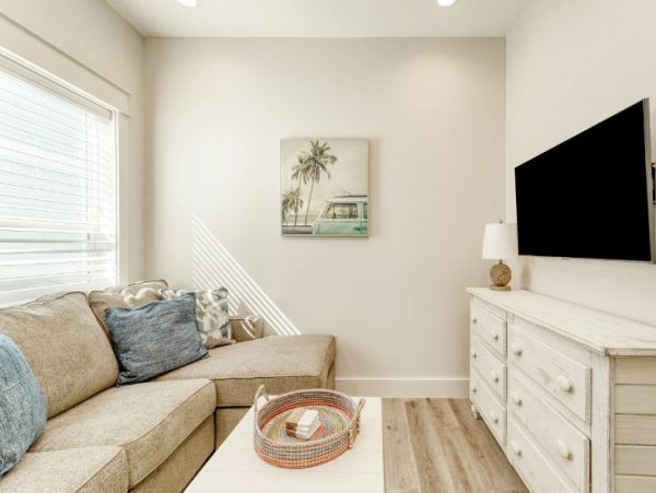 Destin Vacation Home Eight Bedroom Walk to Beach