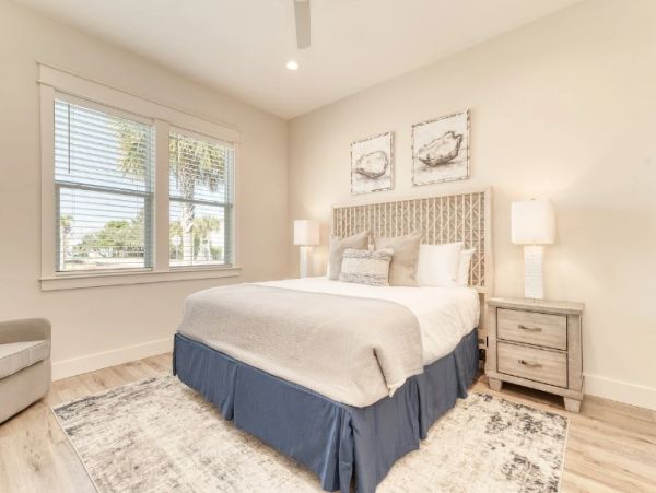 Destin Vacation Home Eight Bedroom Walk to Beach