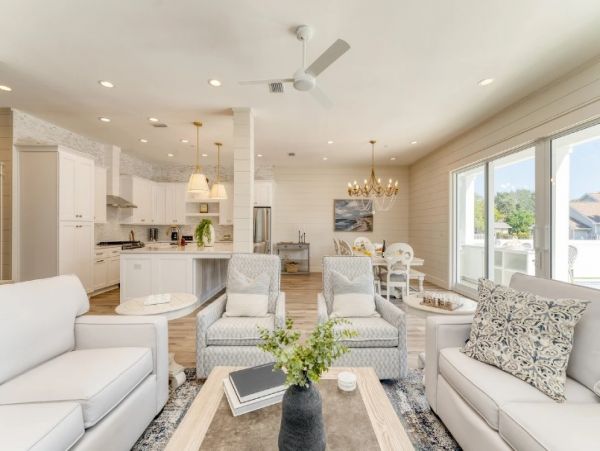 Destin Vacation Home Eight Bedroom Walk to Beach