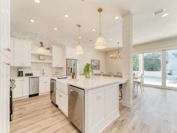 Destin Vacation Home Eight Bedroom Walk to Beach
