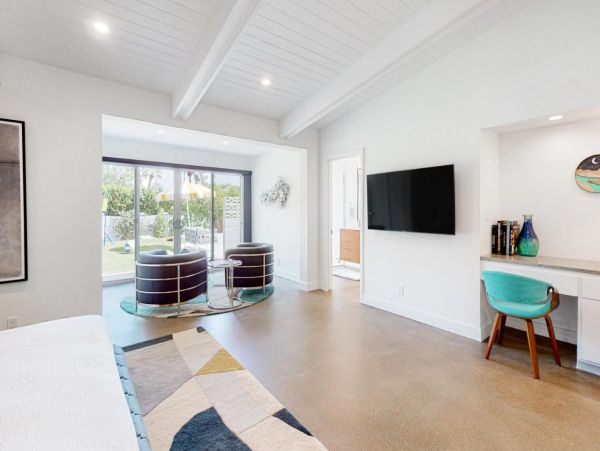 Mid-Century Modern Home with 5 Bedrooms & Pool