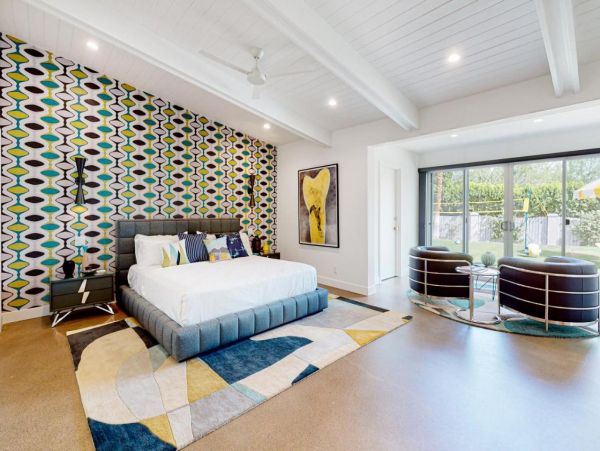 Mid-Century Modern Home with 5 Bedrooms & Pool