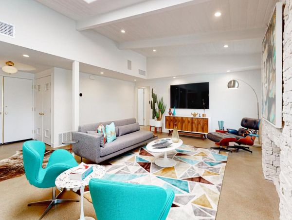 Mid-Century Modern Home with 5 Bedrooms & Pool