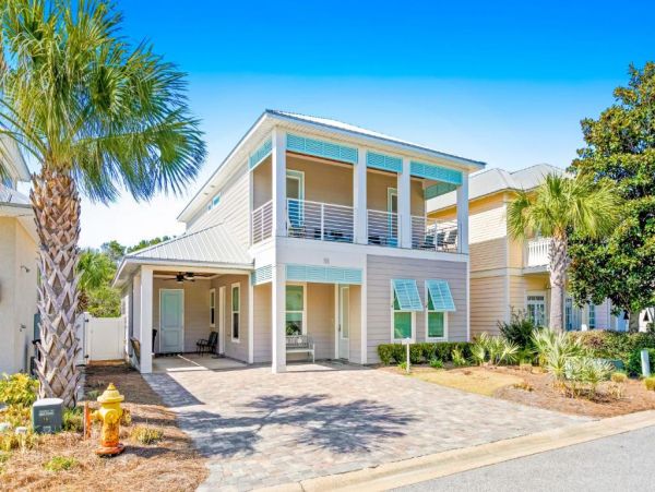 Fantastic Four Bedroom Getaway Close to Beach with Shared Pool