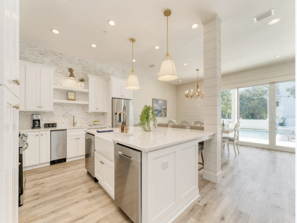 Walk to the Beach Eight Bedroom Vacation Home in Destin