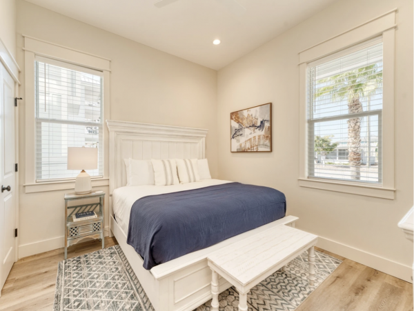 Walk to the Beach Eight Bedroom Vacation Home in Destin